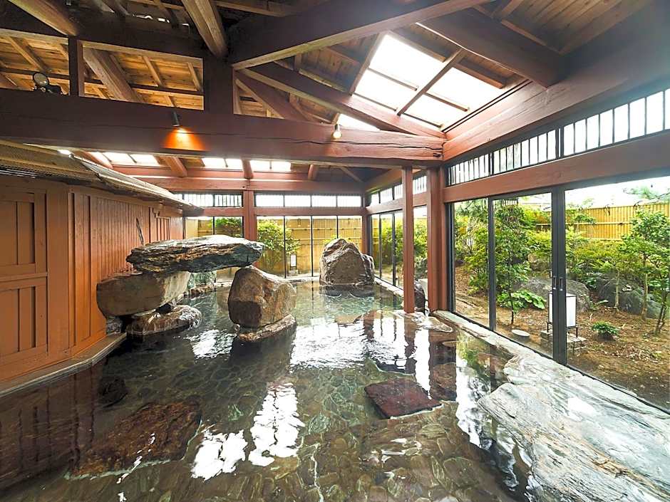 Yuraku Hotel