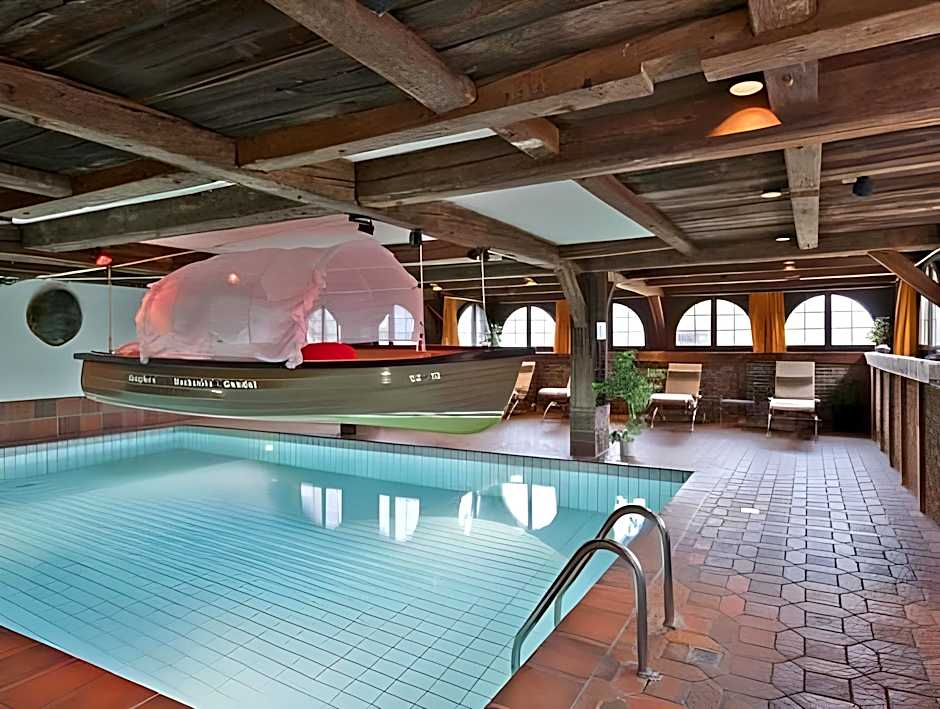 Swiss-Chalet Merlischachen - Romantik Schloss-Hotel am See