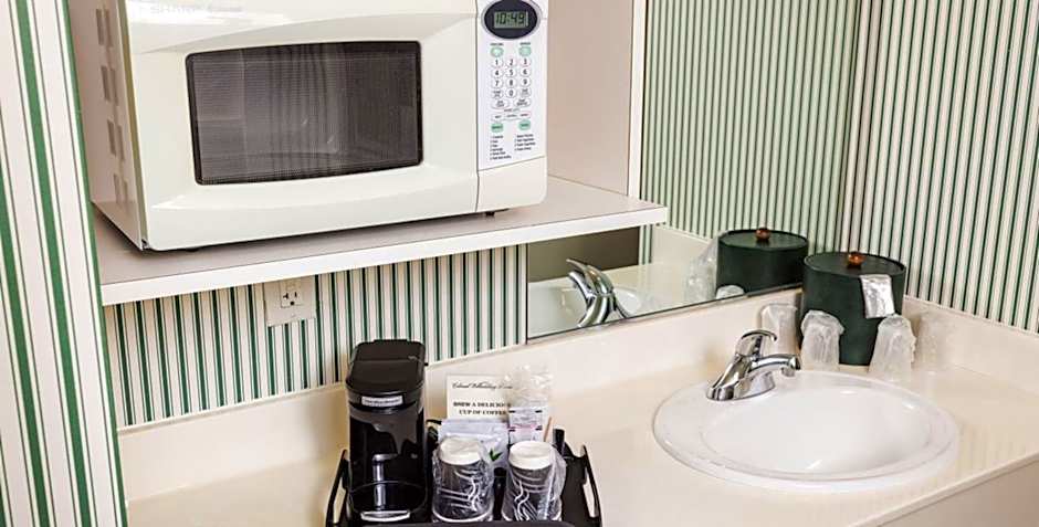Williamsburg Woodlands Hotel & Suites, an official Colonial Williamsburg Hotel