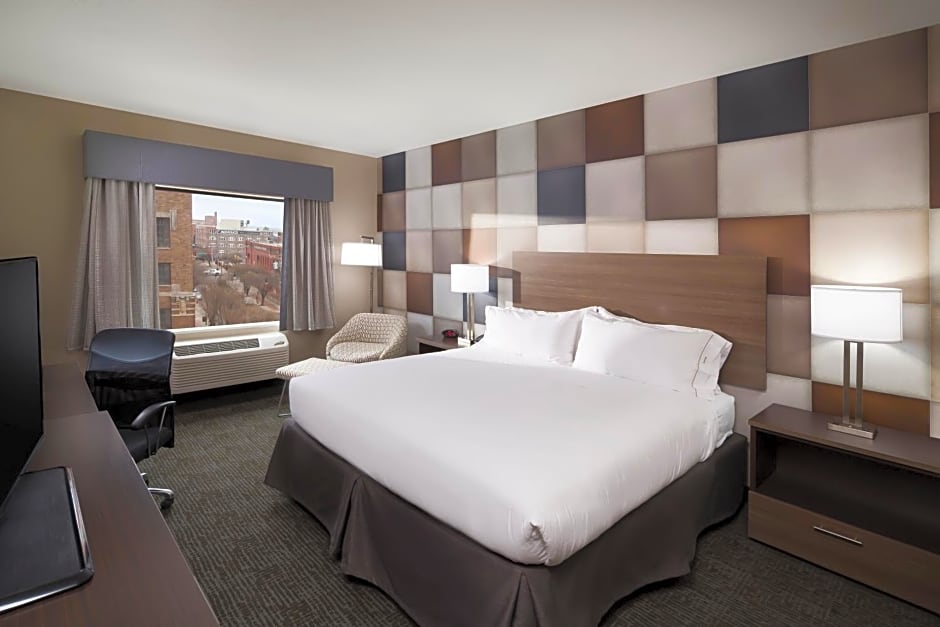 Holiday Inn Express & Suites Oklahoma City Downtown - Bricktown, an IHG Hotel