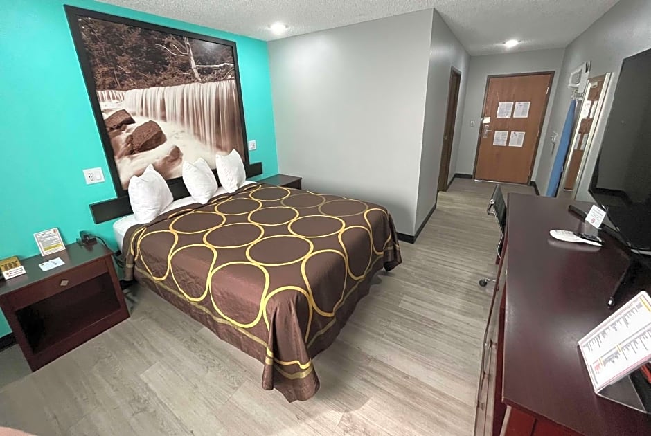 Super 8 by Wyndham Emporia