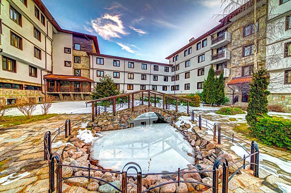 Complex Silver Hills