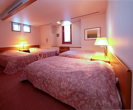 Quadruple Room with Bathroom