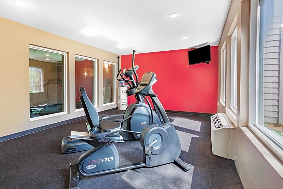 Ramada by Wyndham Hendersonville
