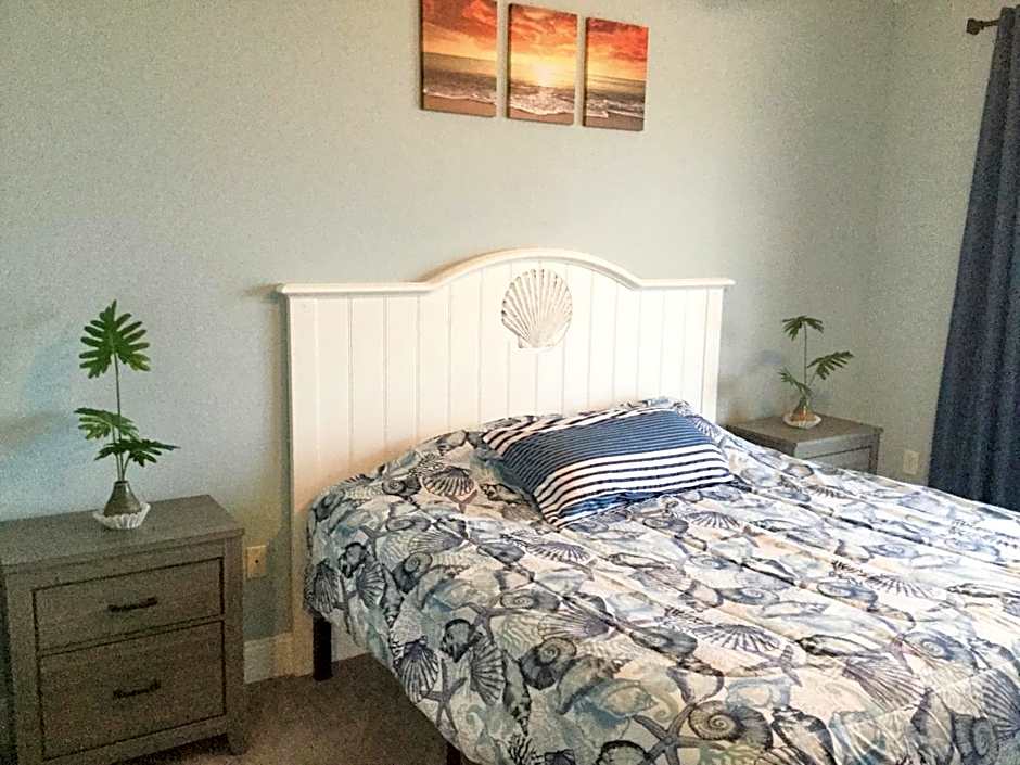 LAKETOWN 5 POOLs STEPS TO BEACH FAMILY FRIENDLY