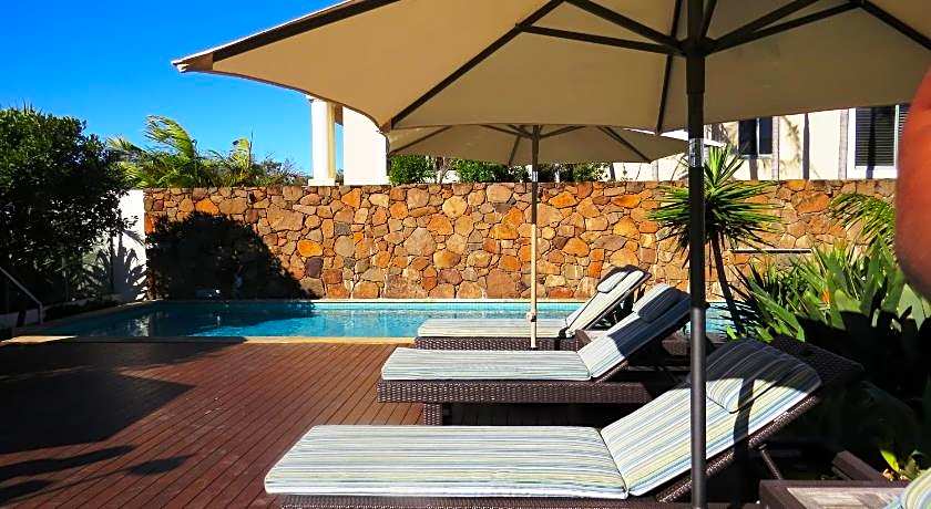 Bayview Beachfront Apartments- in town right on the beach