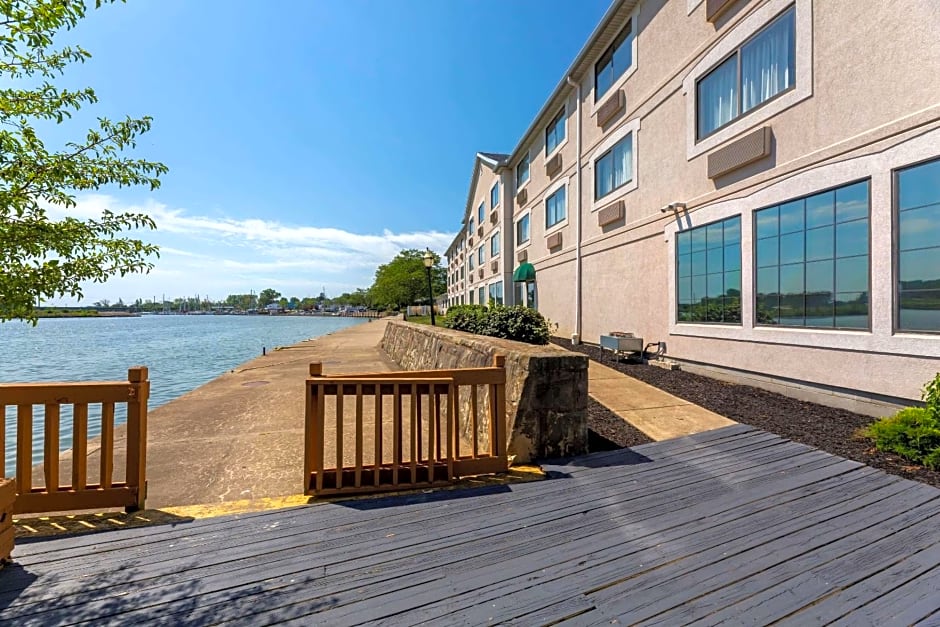 Comfort Inn River's Edge