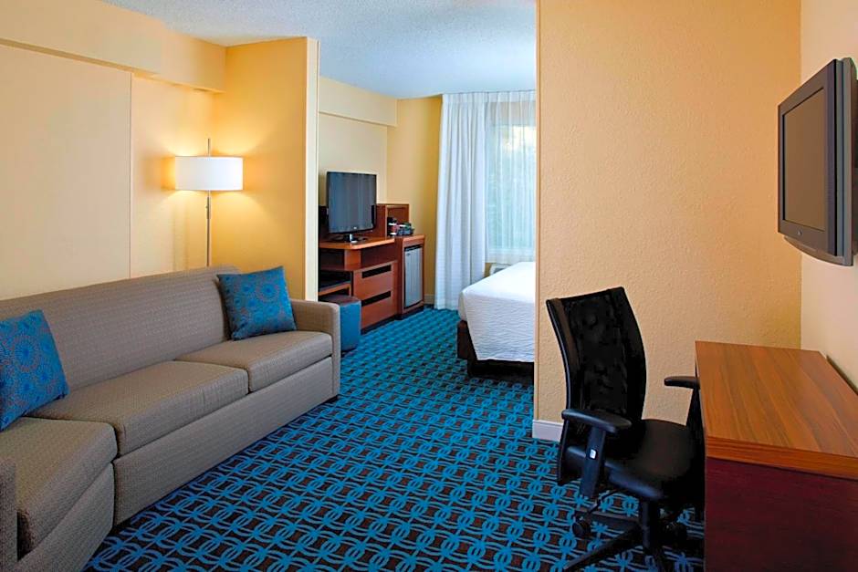 Fairfield Inn & Suites by Marriott Orlando Lake Buena Vista in the Marriott Village