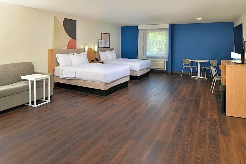 Spark by Hilton Dallas Market Center