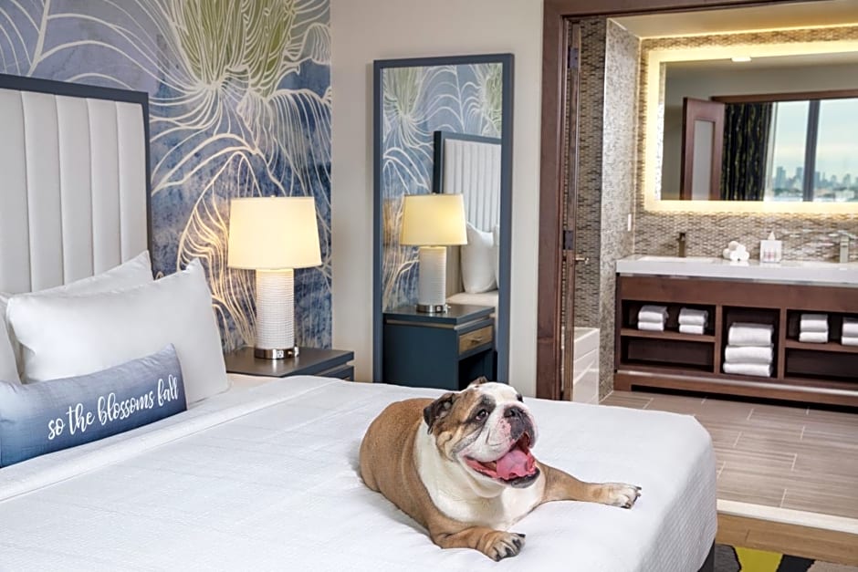 Hotel Indigo - Flushing, an IHG Hotel