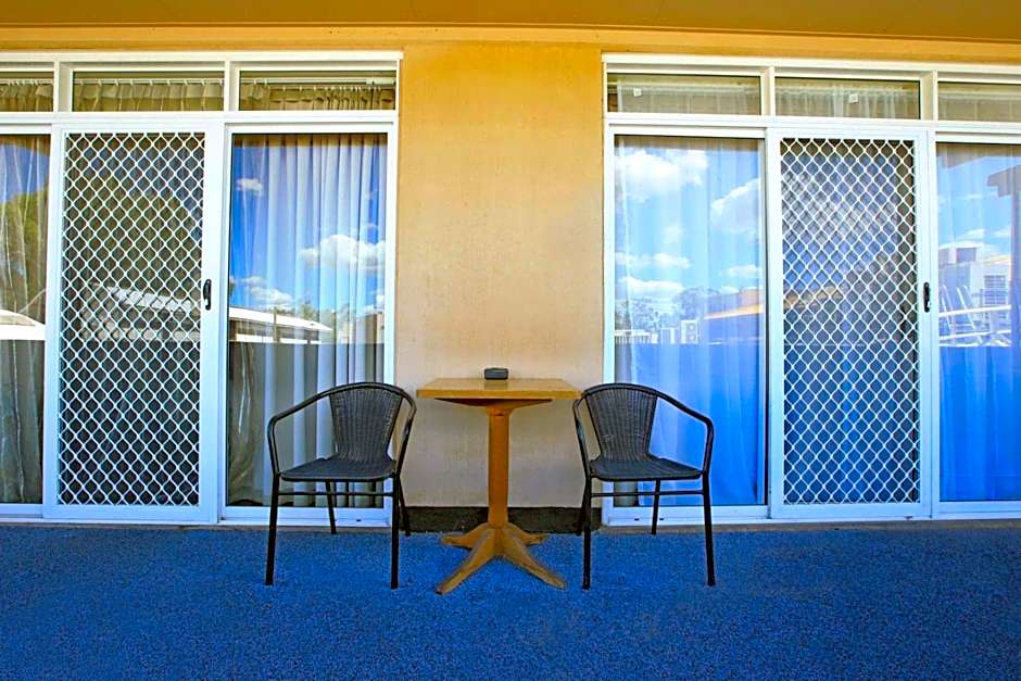 Stay at Alice Springs Hotel