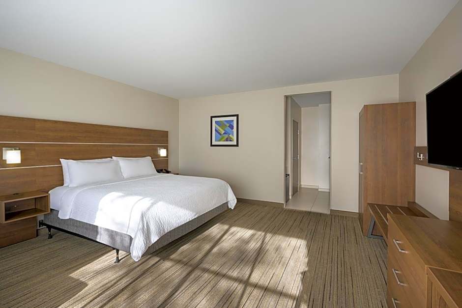 Holiday Inn Express and Suites Gilbert Mesa Gateway Airport By IHG