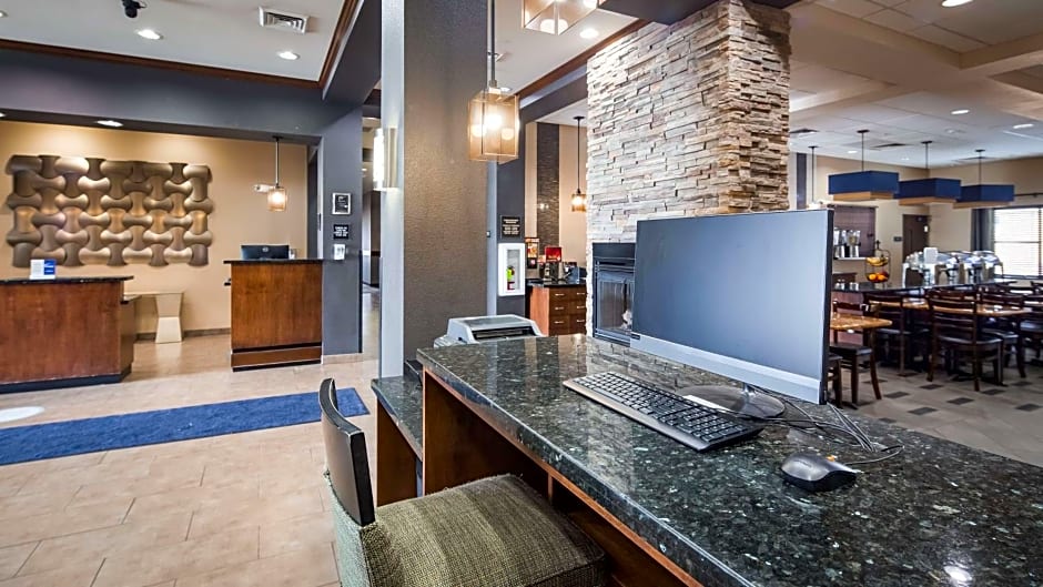 Best Western Plus Williston Hotel & Suites