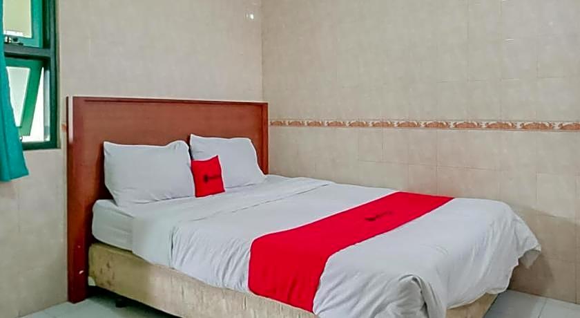 RedDoorz Syariah @ Hotel Sidomulyo Pacitan