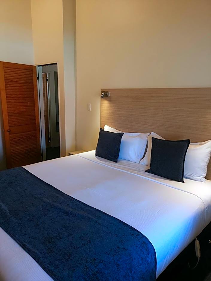 Captains Quarters Motor Inn