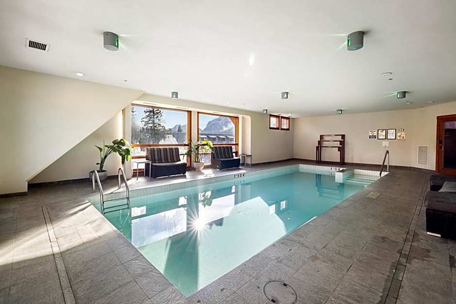Moose Hotel and Suites
