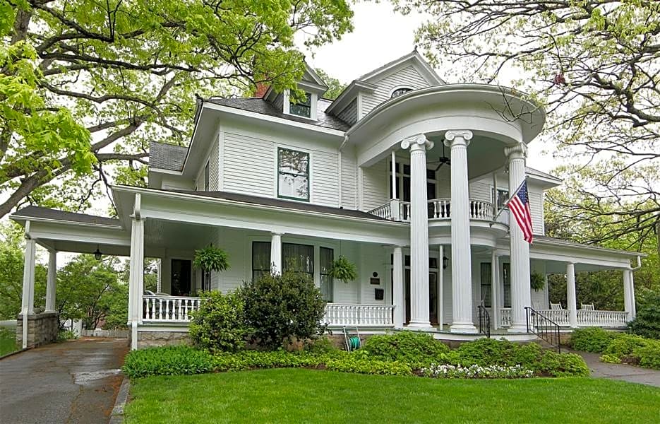 Double Oaks Bed & Breakfast