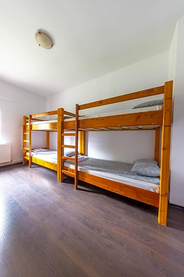 Route 68 Hostel Gurasada Park
