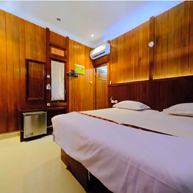 Rumah Mertua Pulau Merah