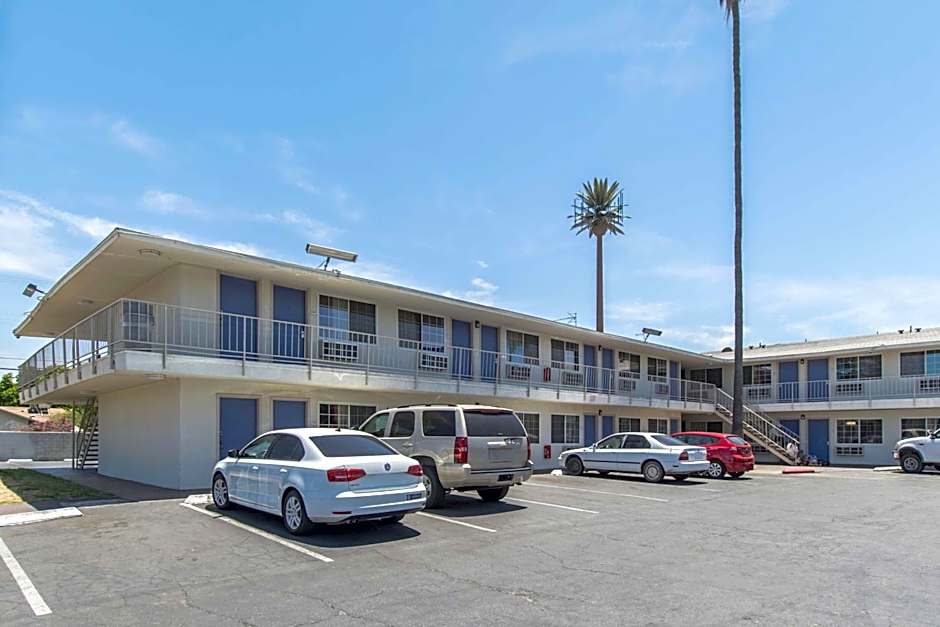 Motel 6 Bakersfield