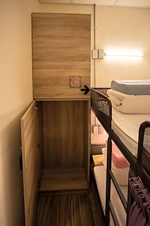 Bunk Bed in 4-Bed Female Dormitory Room