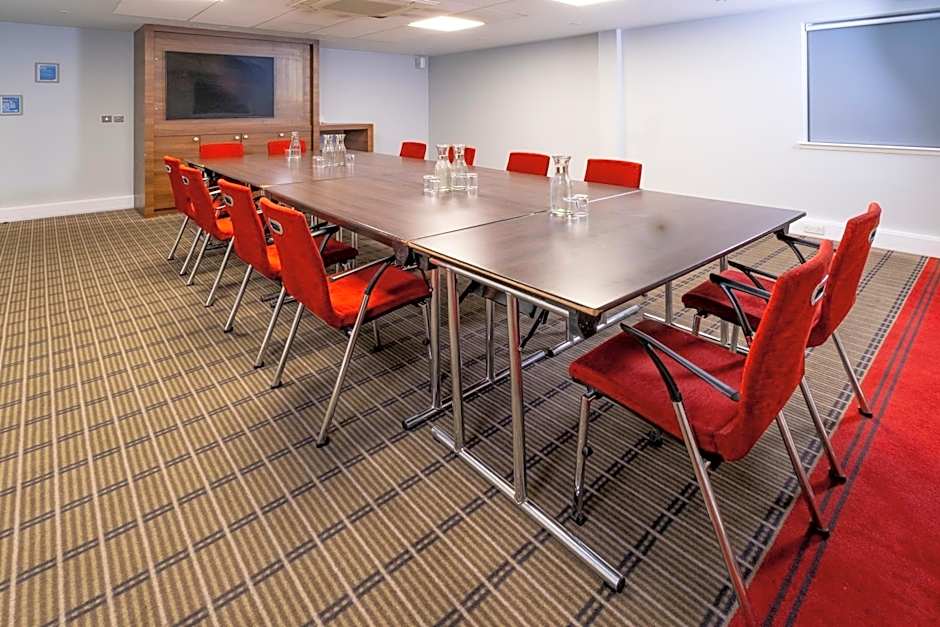 Holiday Inn Express Birmingham Oldbury By IHG