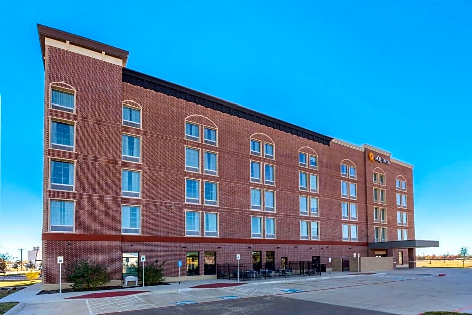  La Quinta Inn & Suites by Wyndham Dallas - Frisco Stadium