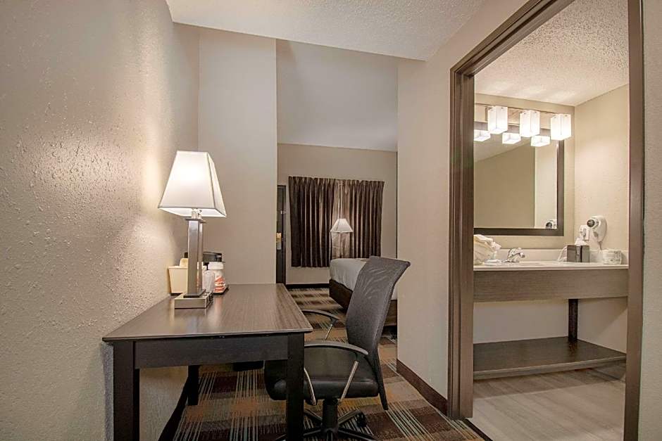 Suburban Extended Stay Roseville – Roseville, MI