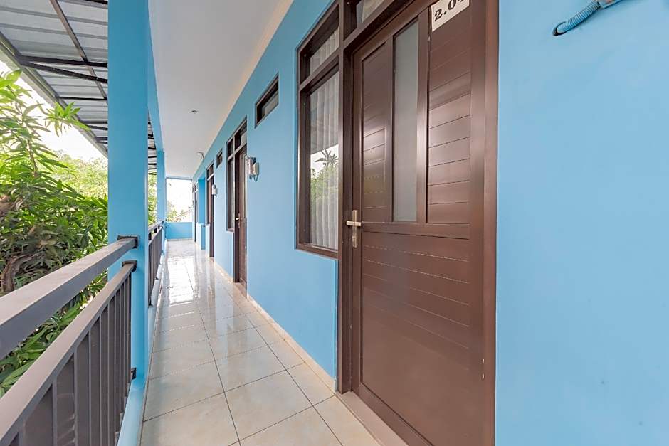 RedDoorz Syariah near Alun Alun Palimanan