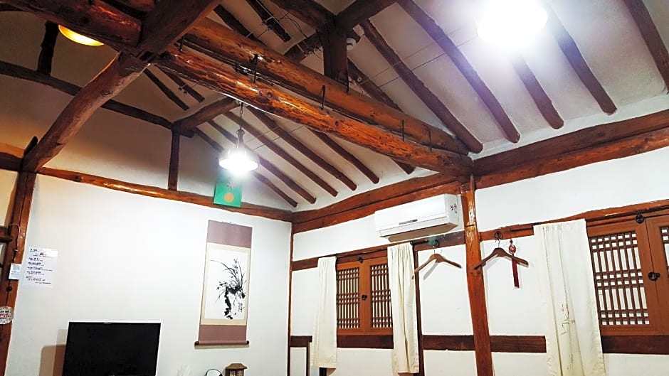 In-Yeon Hanok Guesthouse