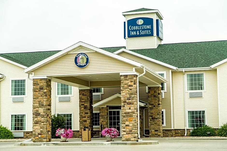 Cobblestone Inn & Suites-Winterset