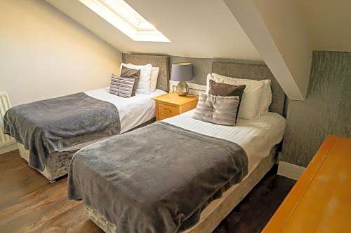 Eslington Manor
