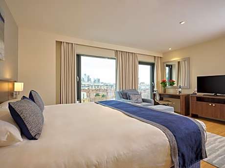 Premium Studio, 1 King Bed- Capacity 1