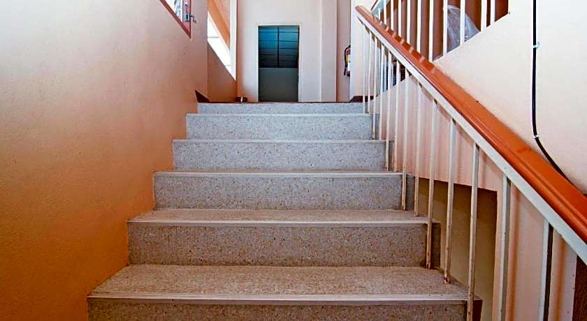 OYO 534 Phasuk Hotel