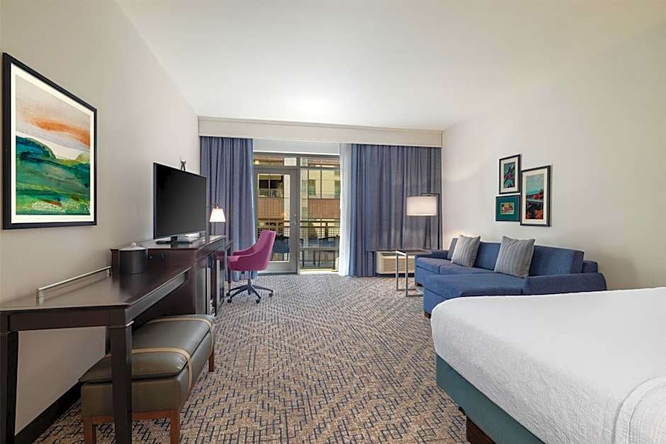 Hampton Inn & Suites Roanoke Downtown