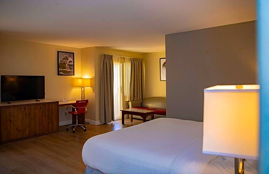 Ramada Plaza by Wyndham Garden Grove/Anaheim South