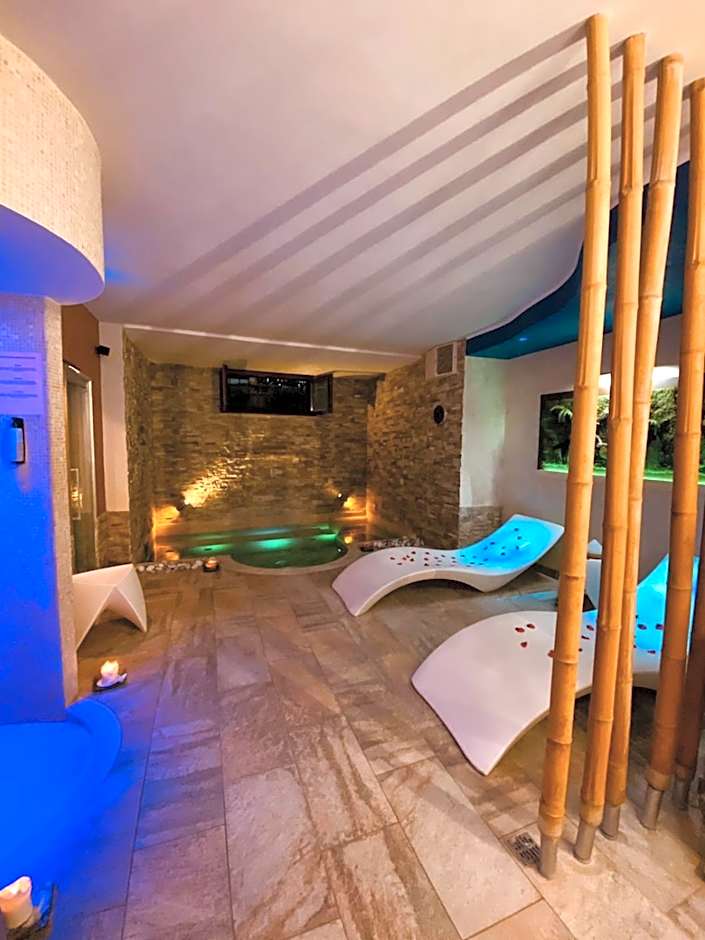 Aurelia Garden Gold B&B