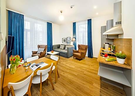 Jimmy's Apartments Emerald