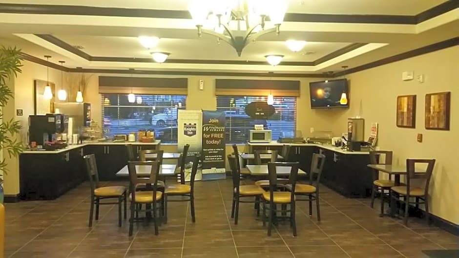 Knights Inn Three Rivers