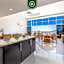 Brand New 3 BR Penthouse - Oceanview Rooftop Pool