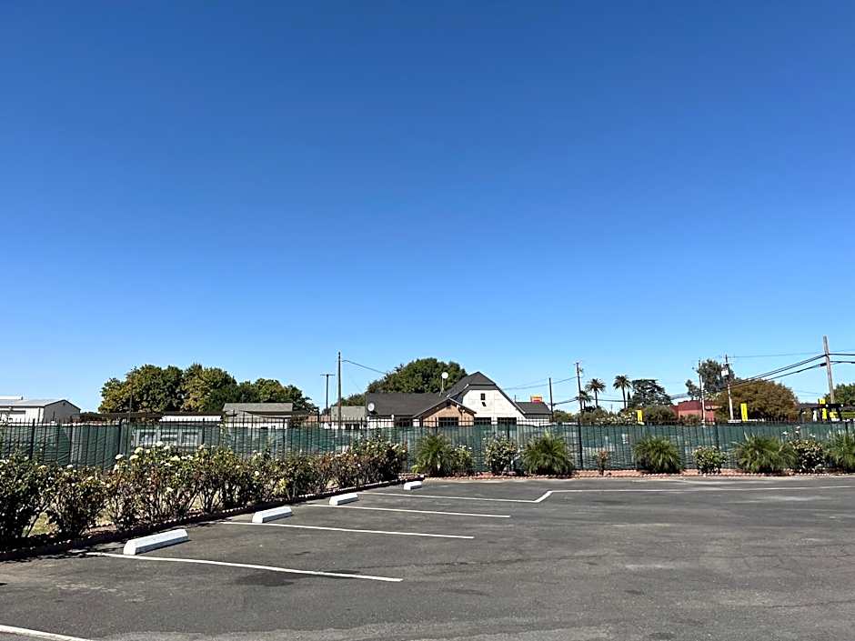 Maple Inn and Suites Los Banos