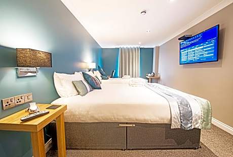 Twin Room with Private Bathroom