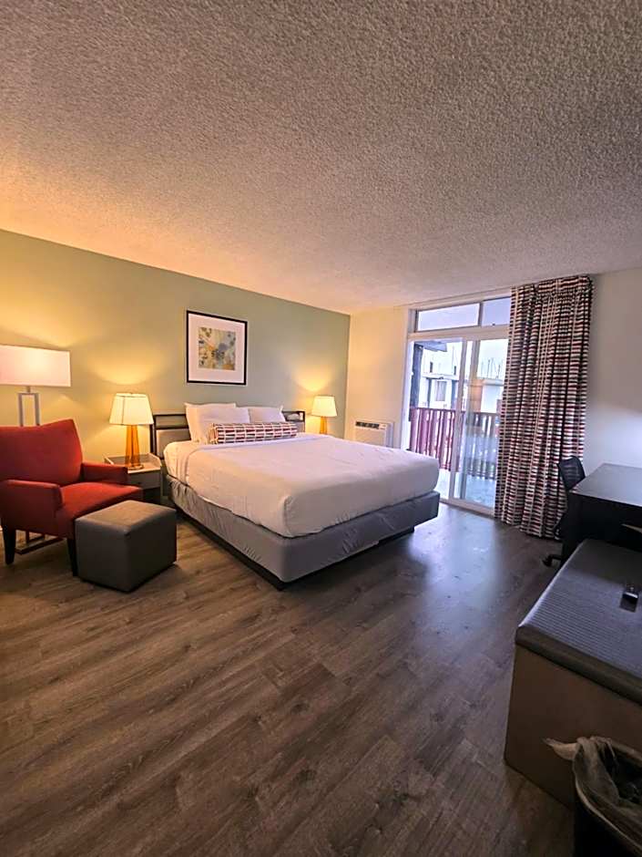 Marina Village Inn