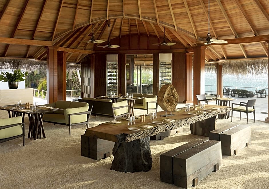 Dusit Thani Maldives