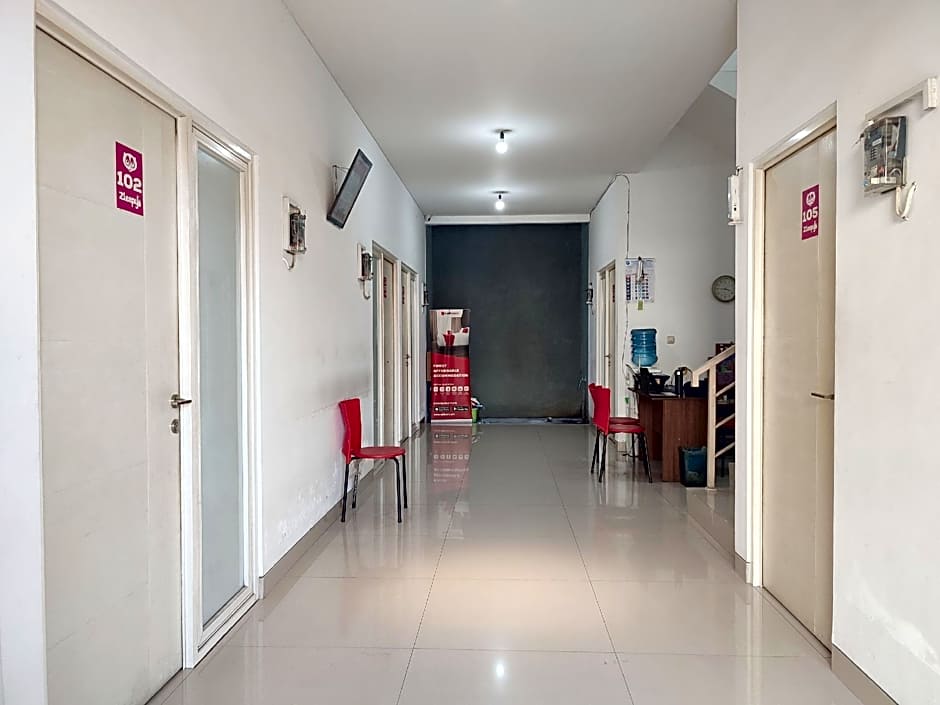 RedDoorz Syariah near Simpang Lima Semarang