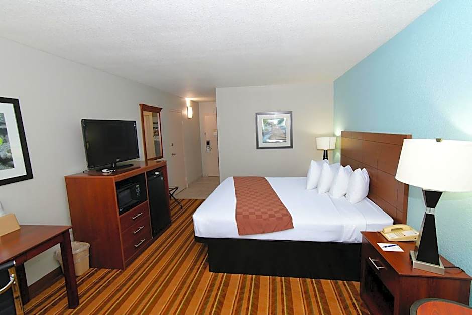 Rock Island Inn & Suites Marshalltown