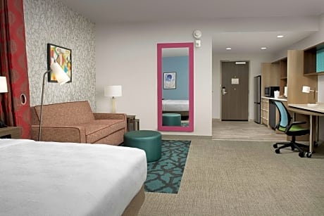 King Studio Suite - Mobility Access/Non-Smoking