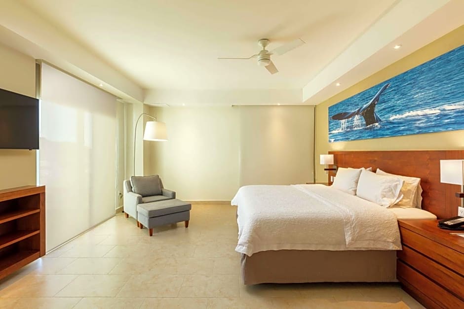 Hampton Inn & Suites by Hilton Los Cabos