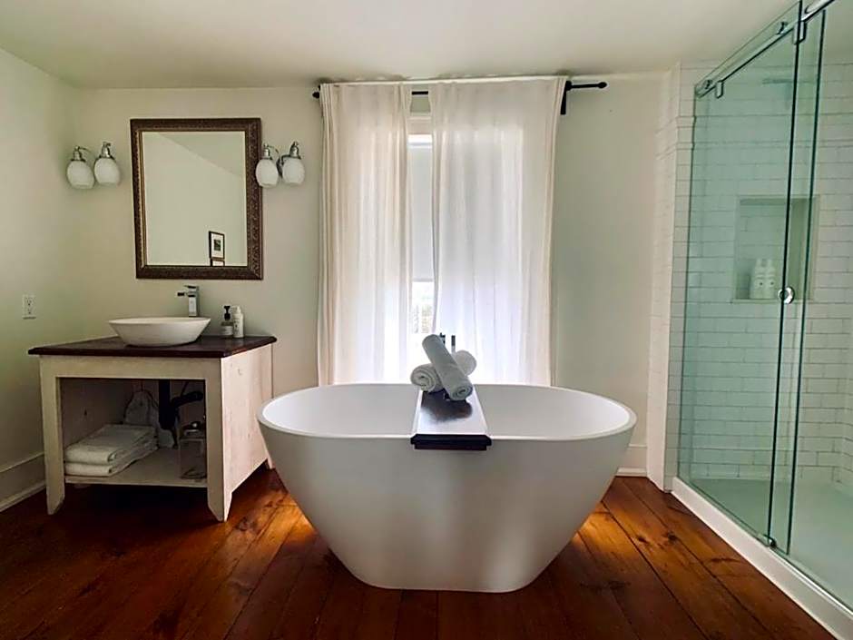 Woodbourne Inn