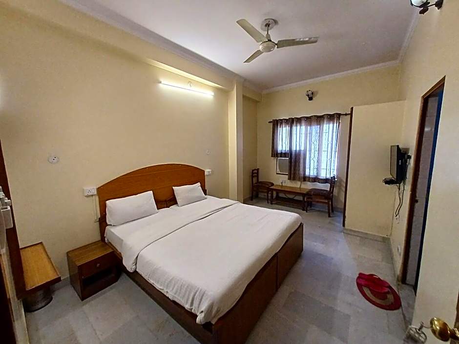 Hotel Raghav Palace